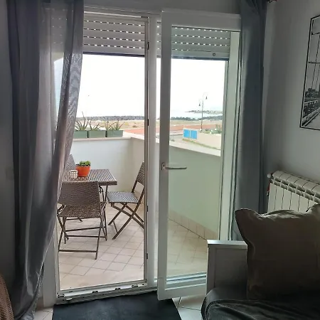 Armareaoverseassuites