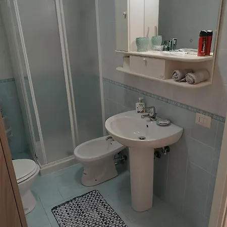 Armareaoverseassuites *